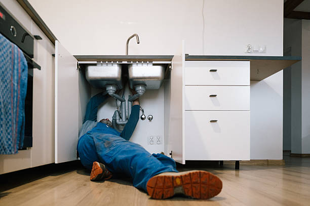 Professional Leak Detection technician working in Lake Waccamaw, NC